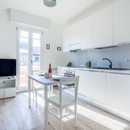 Joivy Sublime Flat With Balcony Apartment Милано Екстериор снимка